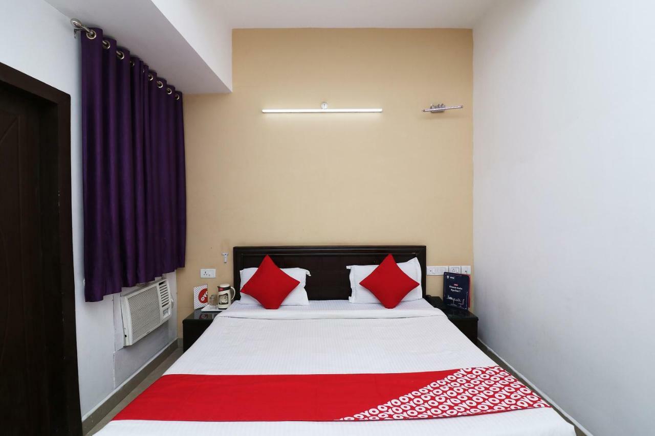 Hotel Oyo 13564 Near Prem Mandir Mathura Exteriér fotografie