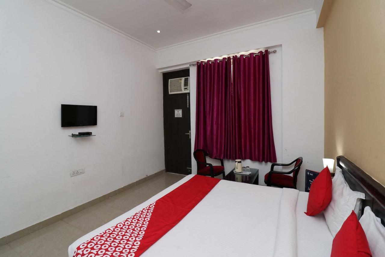 Hotel Oyo 13564 Near Prem Mandir Mathura Exteriér fotografie