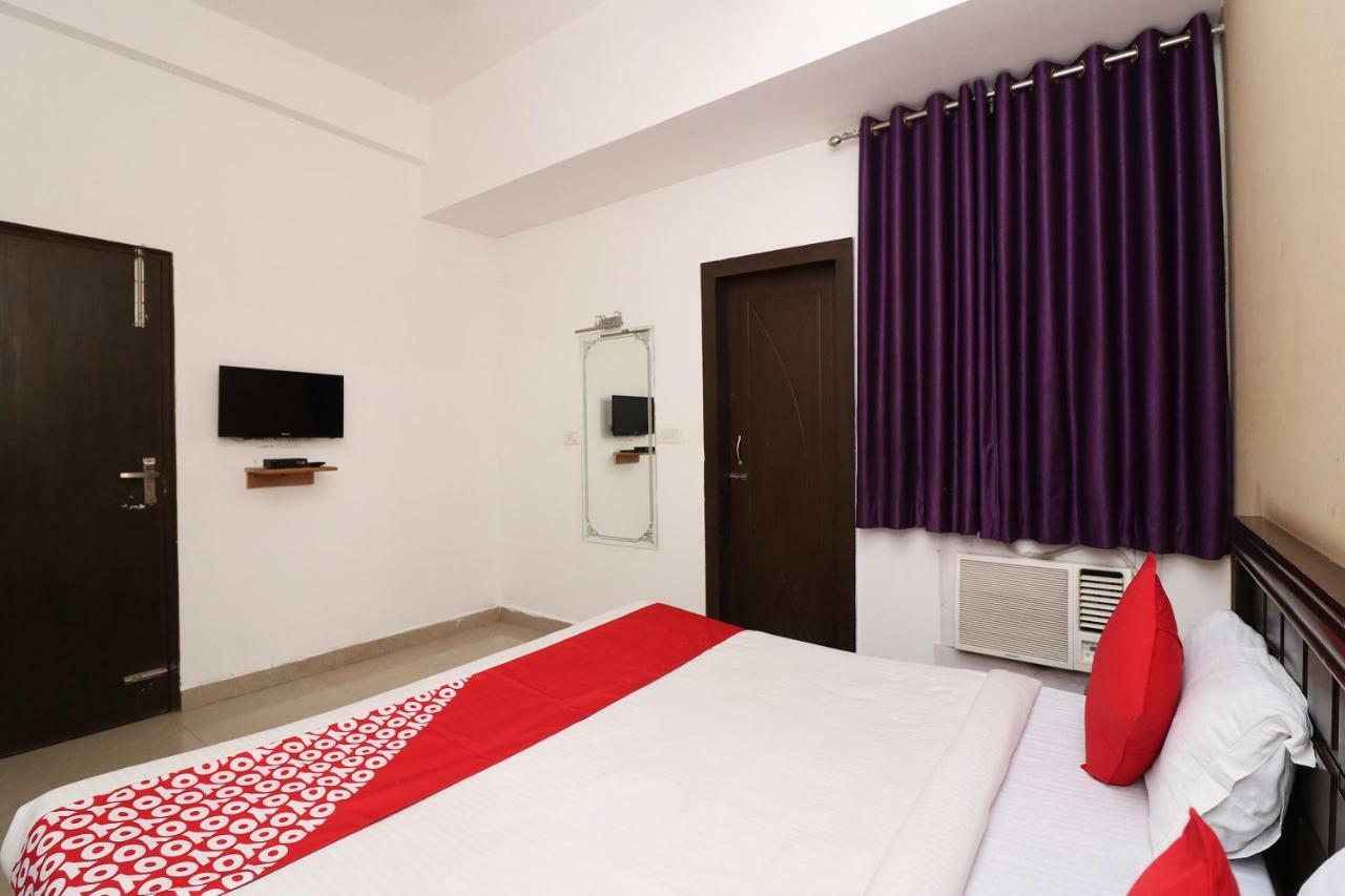 Hotel Oyo 13564 Near Prem Mandir Mathura Exteriér fotografie