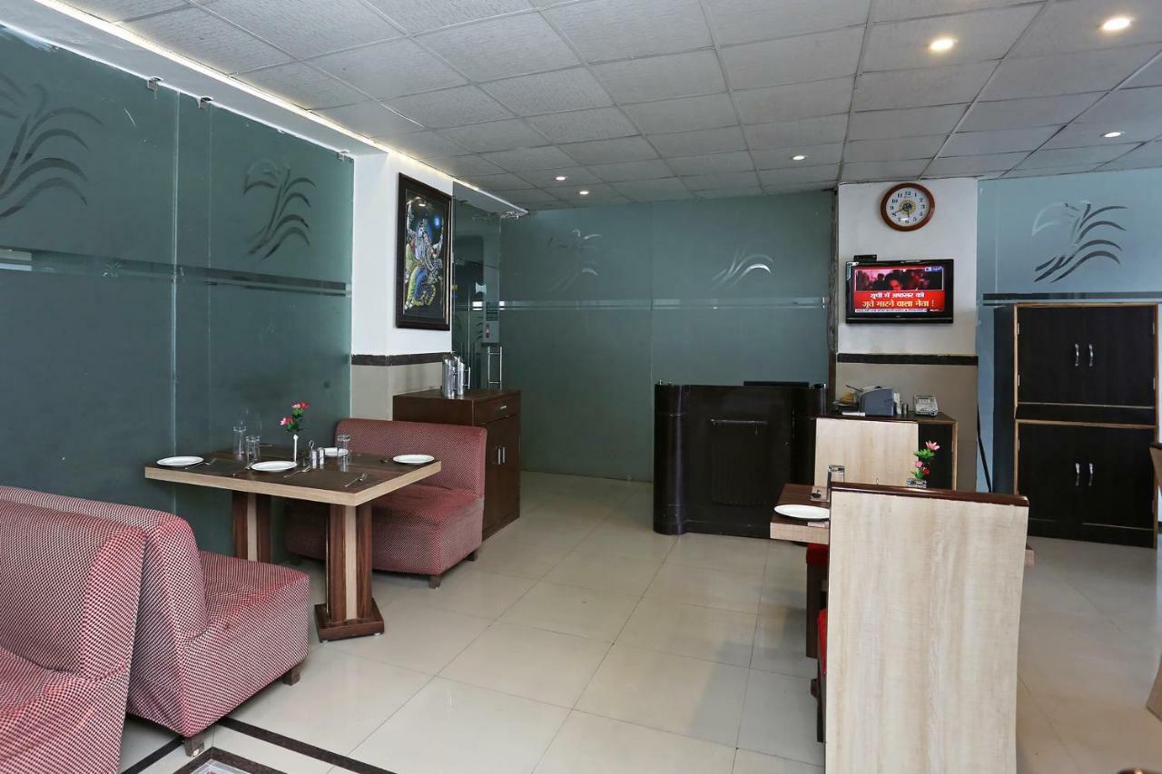 Hotel Oyo 13564 Near Prem Mandir Mathura Exteriér fotografie